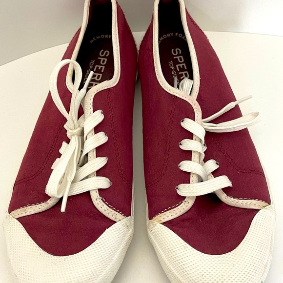 Sperry Women's Burgundy Canvas Sneakers Size 7.5 Lace Up Closure Memory Foam - Picture 2 of 10